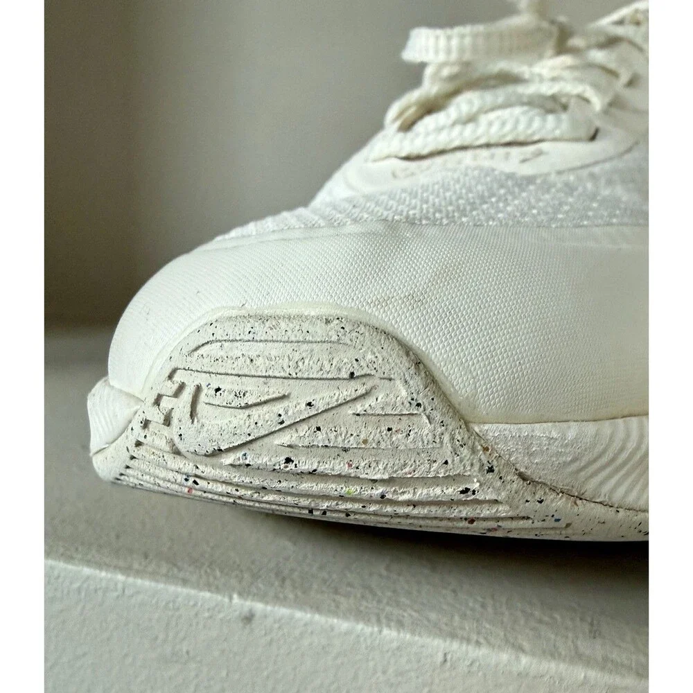 Woman's Athleisure Nike Air Max Nuaxis Sneaker Size 8 Cream White Peach